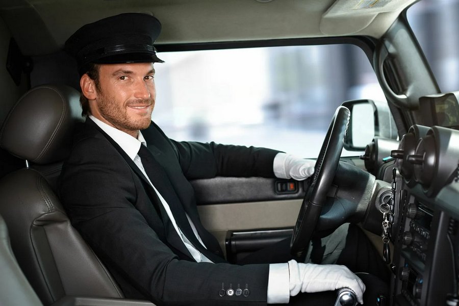 Make it to Time for Meetings with a Chauffeur Service